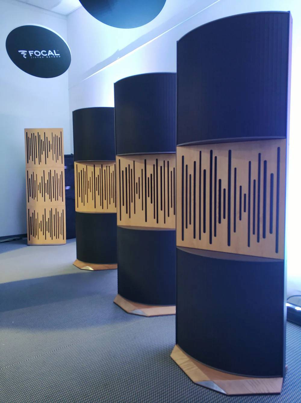 Vicoustic Cinema Round Ultra VMT Sound Absorber - B05531